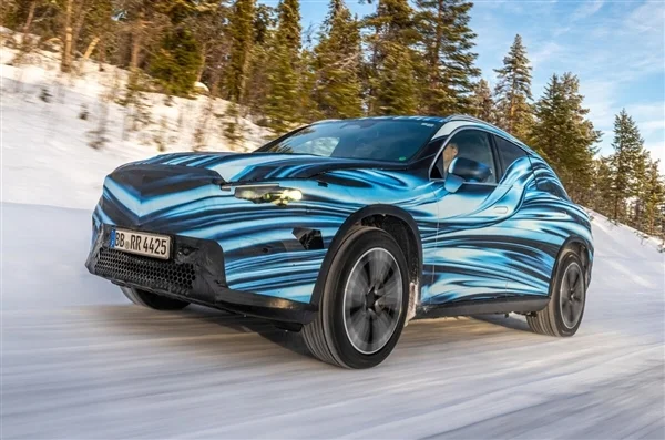 奔馳史上最大中控屏！全新GLC EV內飾官圖發布：滿眼全是屏