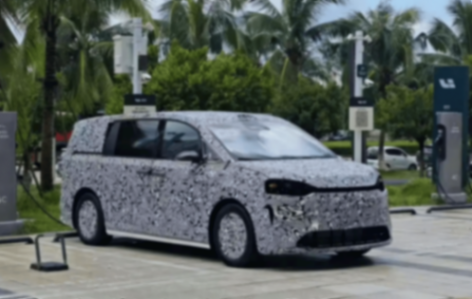 鴻蒙智行MPV諜照,華為全家桶,能打過騰勢D9嗎?